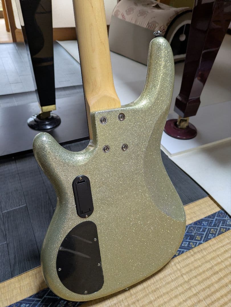 デイジーロック　Daisy Rock エレキベース メタリックゴールドスパークル