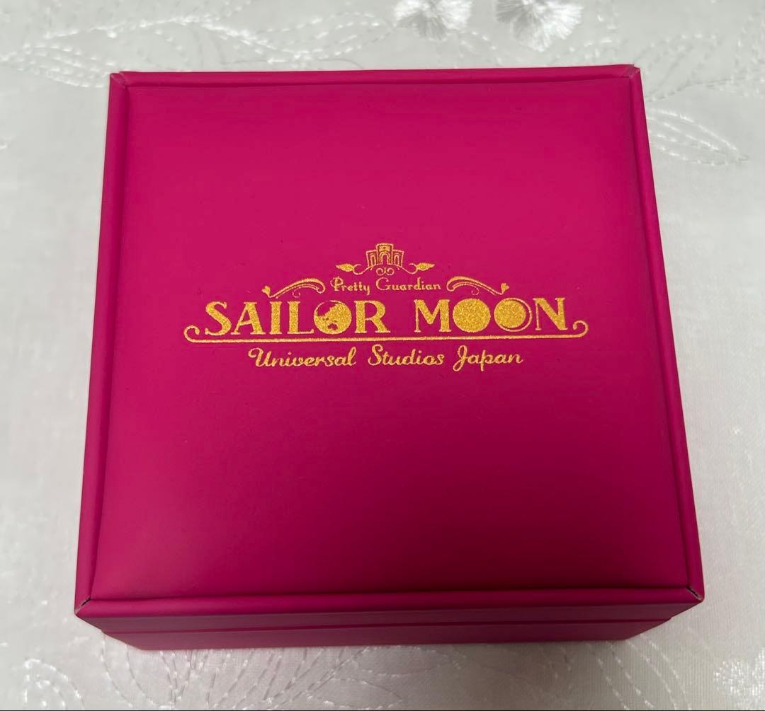 USJ コズミックハートコンパクト　チャームウォッチ