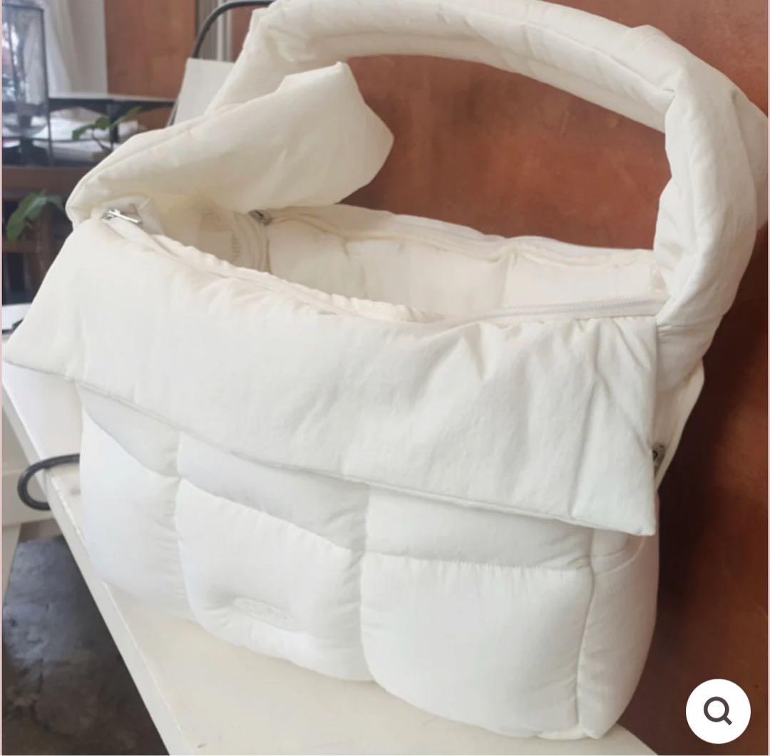 美品 韓国DOUBLE COMMA CLOUD BAG（IVORY）スリング