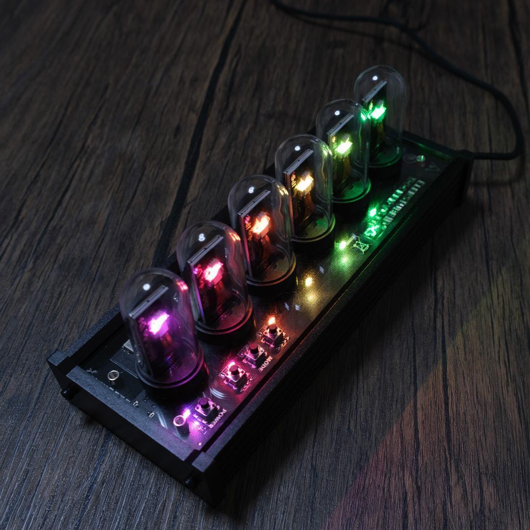 ニキシー菅時計のようなデザインのデジタル置き時計 ニキシー菅 デジタルクロック