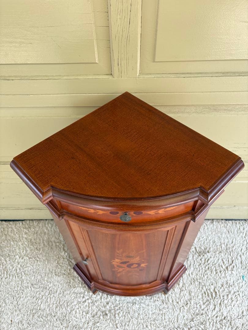 【イタリア製 象嵌細工 コーナーキャビネット】アンティーク調 インテリア家具