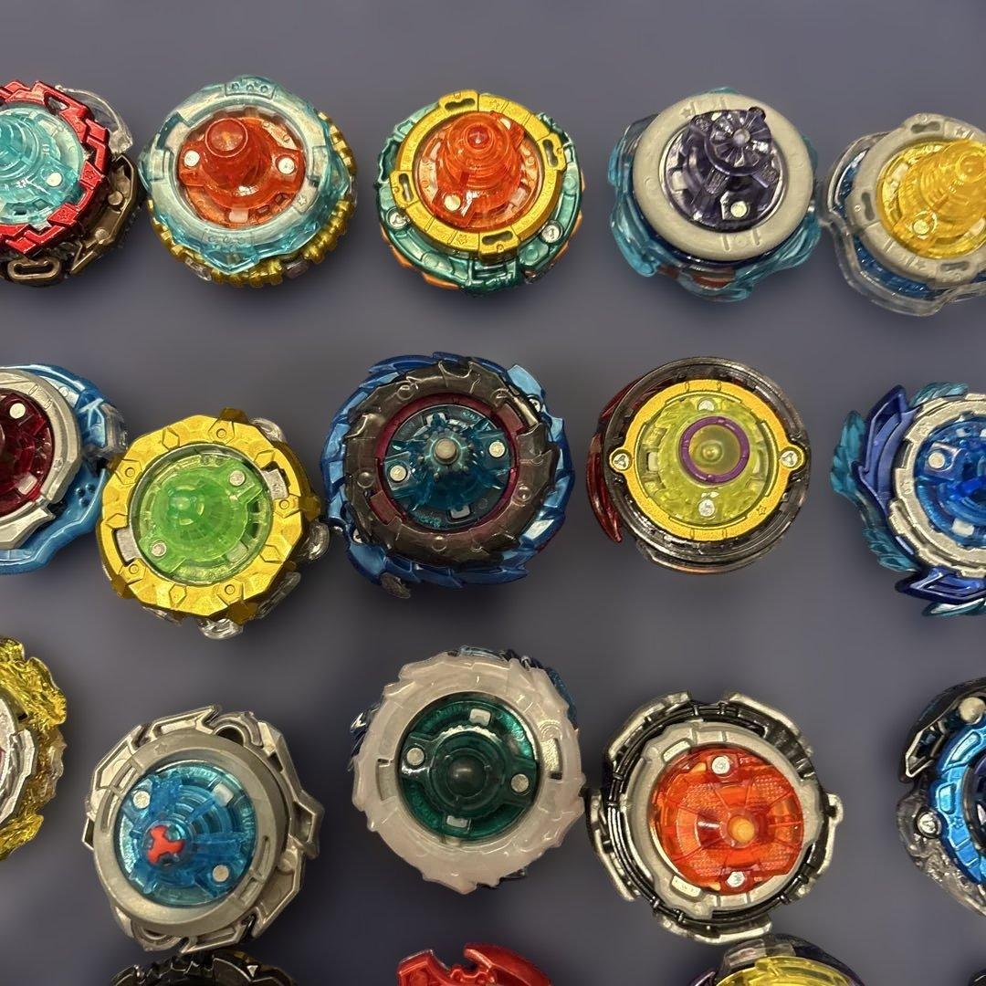 ベイブレードバースト　まとめ売り　本体35個 ケース付き