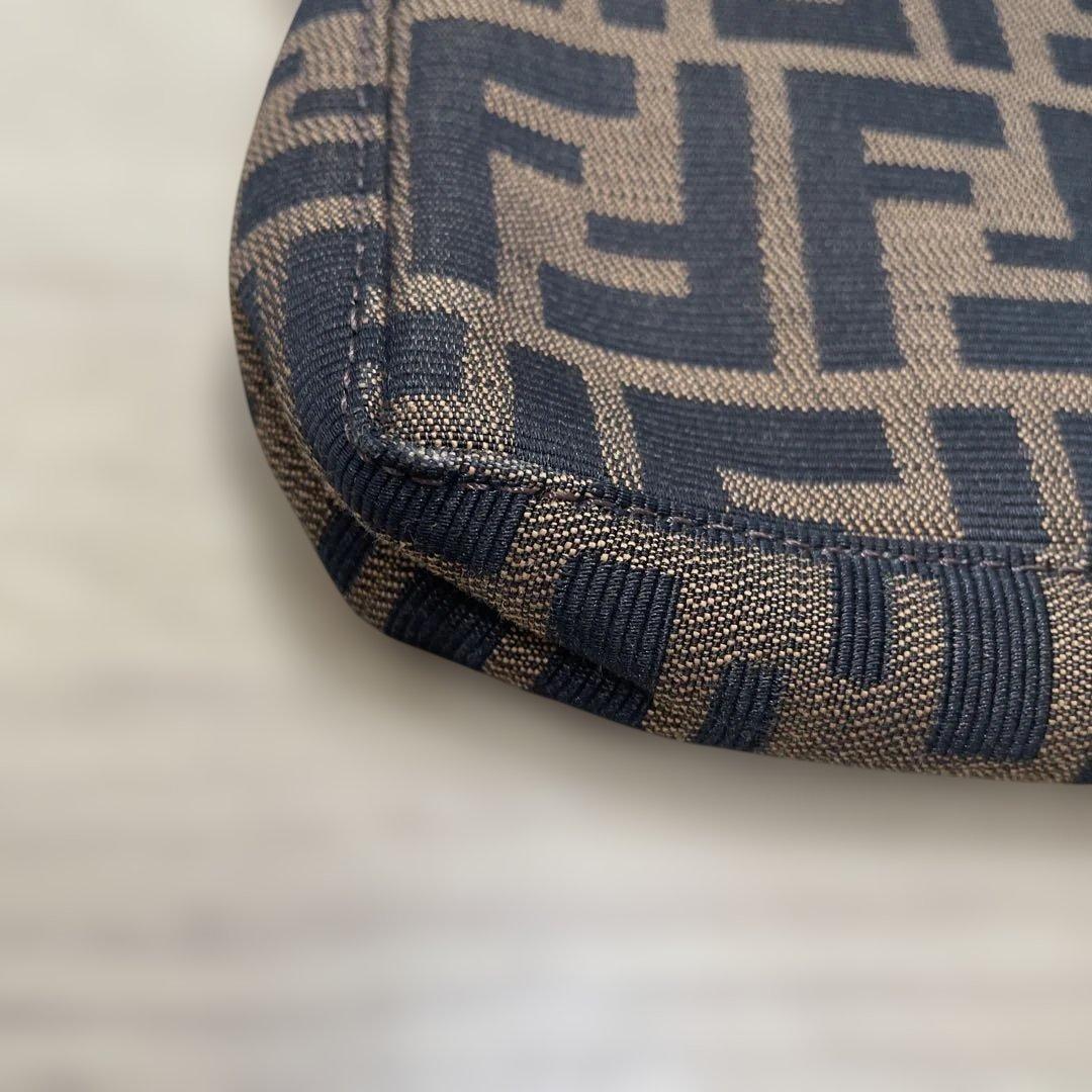 【超美品】FENDI FFロゴ ショルダーバッグ