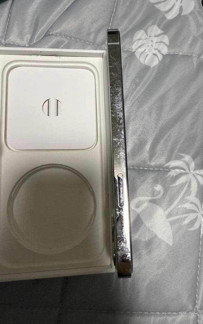 iPhone 12 Pro GOD LUMINA✴︎プロフィールページ