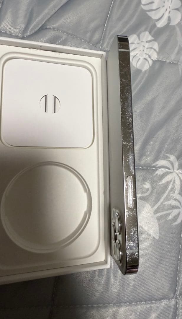 iPhone 12 Pro GOD LUMINA✴︎プロフィールページ