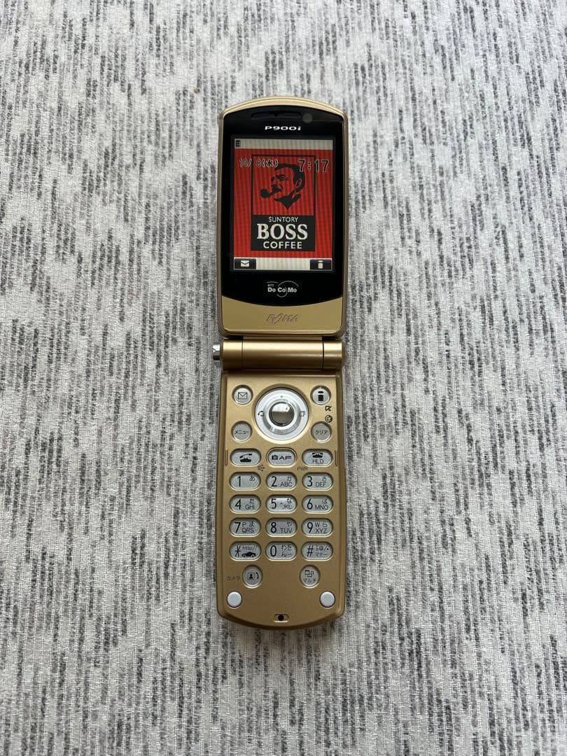 使用可能❔FOMA P901iS BOSSチェック docomo 携帯電話 限定