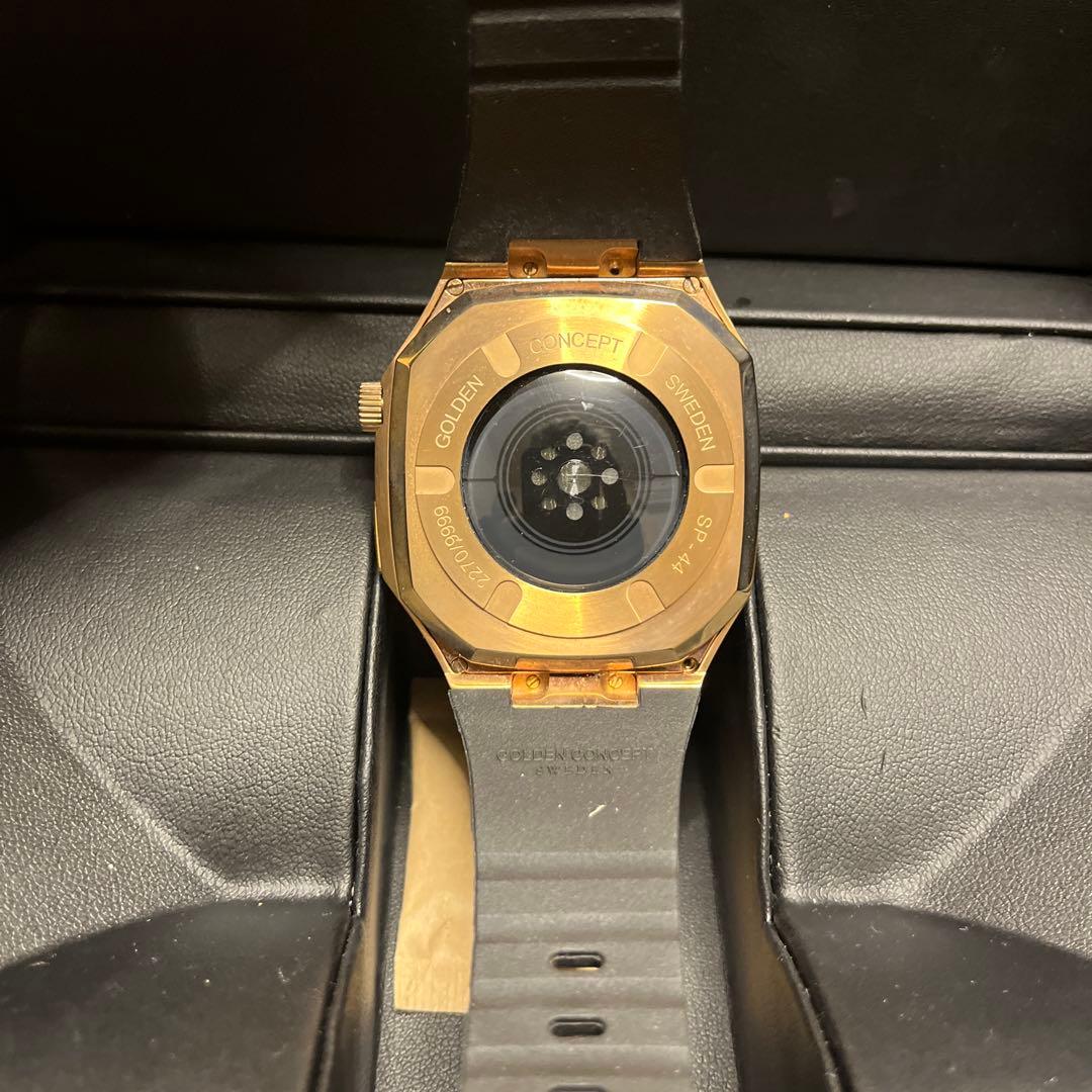 golden concept 44mm ローズゴールド×ブラックシリコン