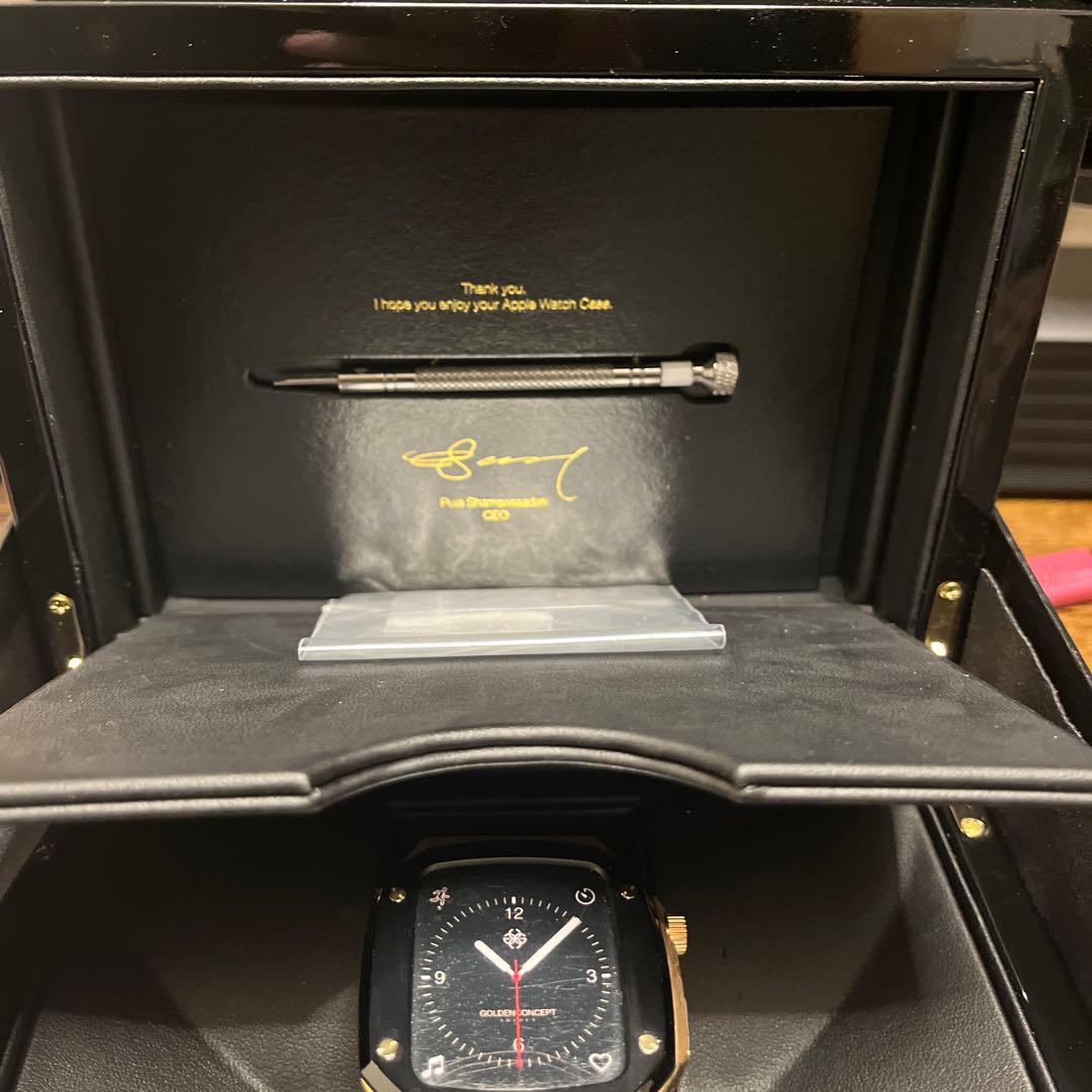 golden concept 44mm ローズゴールド×ブラックシリコン