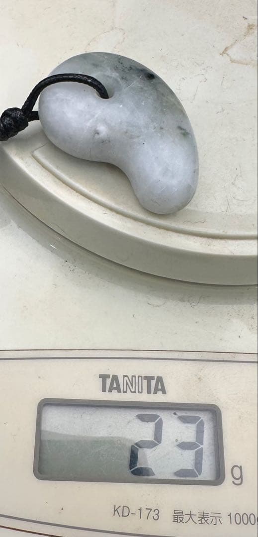 2025.11.22ロウカン勾玉　糸魚川ロウカン翡翠