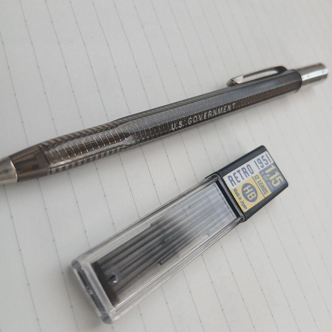 急ぎ❗値下げ⭕極希少U.S.Goverment廃盤シャーペン回転式透明軸1.18