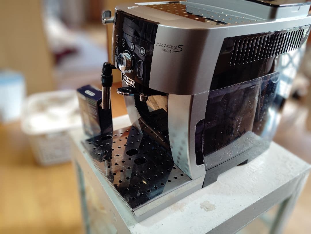 DeLonghiデロンギ マグフィニカS スマート　ECAM25023SB