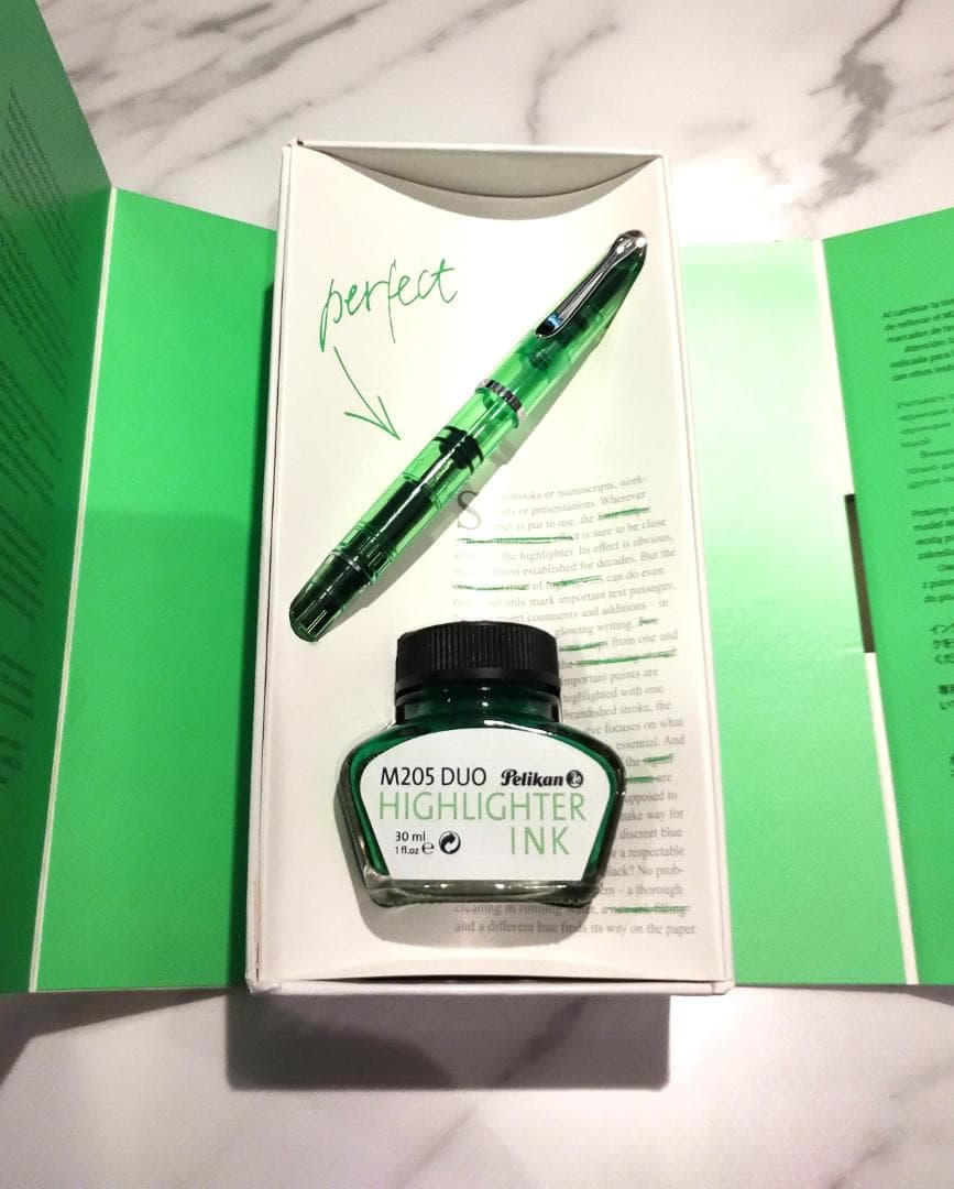 新品特別生産品Pelikan M205 Duo Shiny Green (BB)