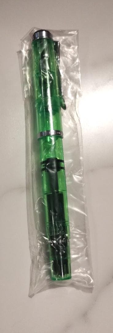 新品特別生産品Pelikan M205 Duo Shiny Green (BB)