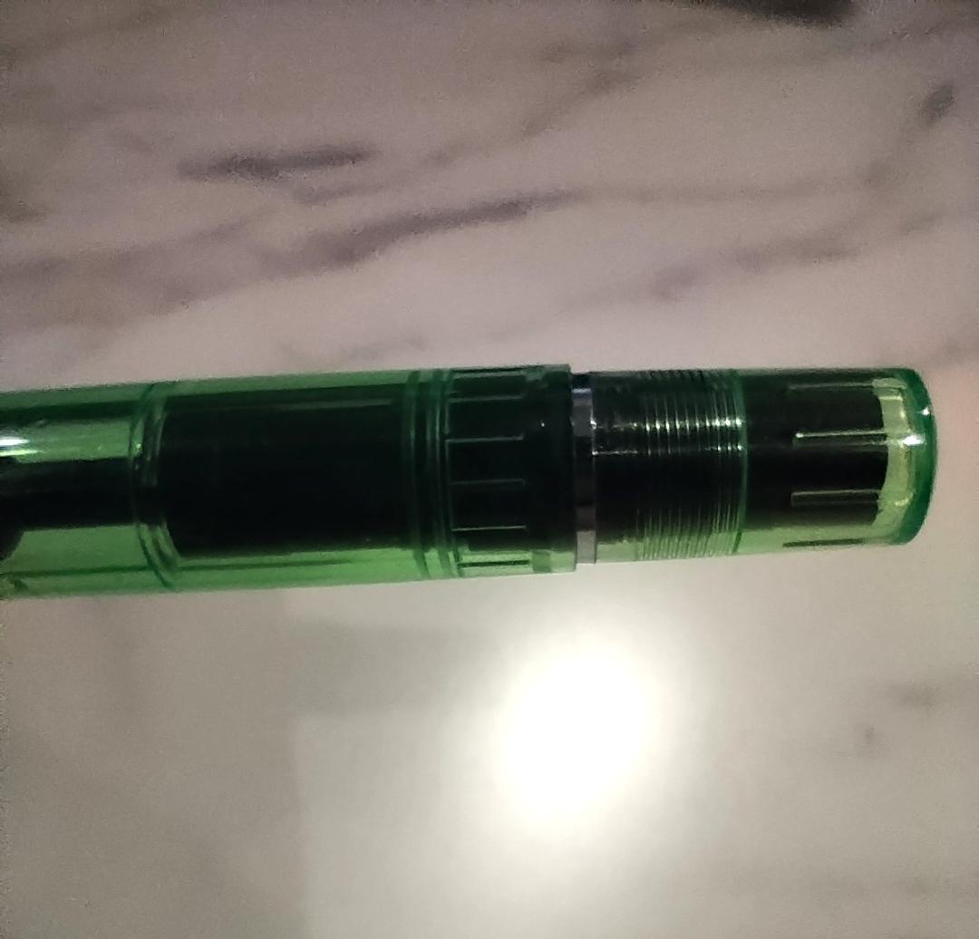 新品特別生産品Pelikan M205 Duo Shiny Green (BB)