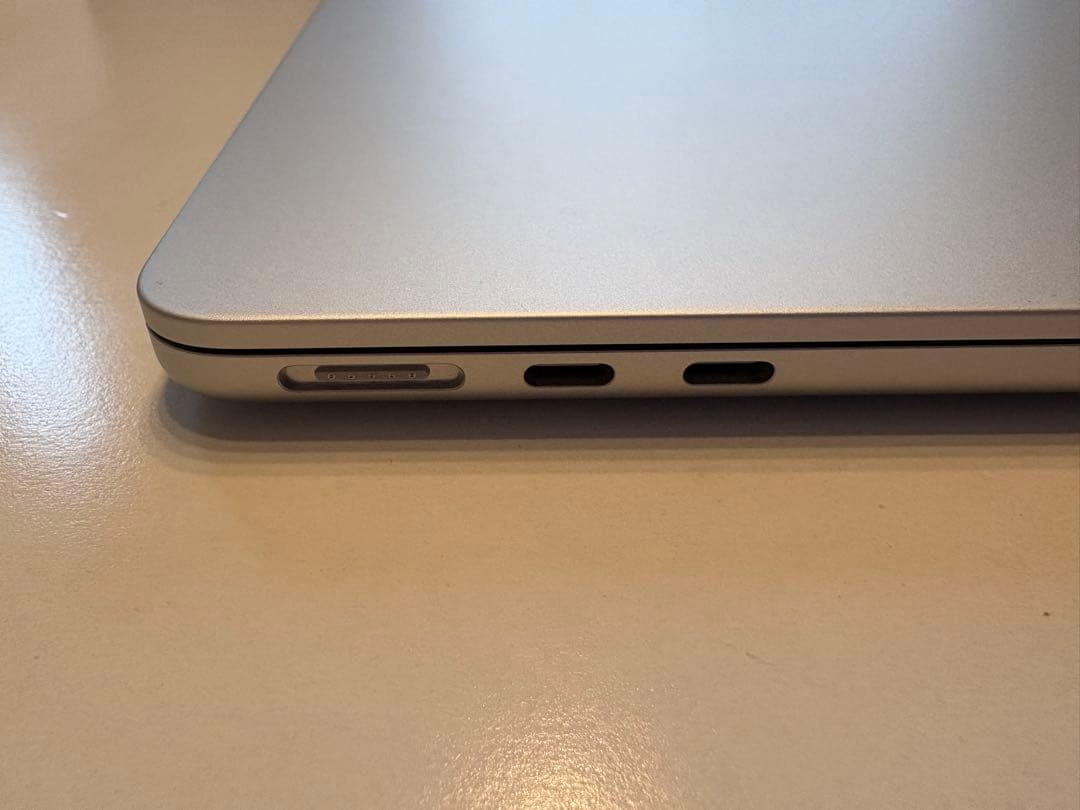 【たるぎうゆ】M2 MacBookAir 13インチ 256GB 8GB