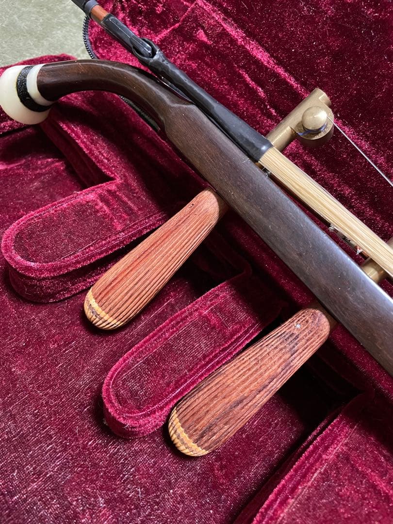 二胡 敦煌牌　付属品＆ケース付き