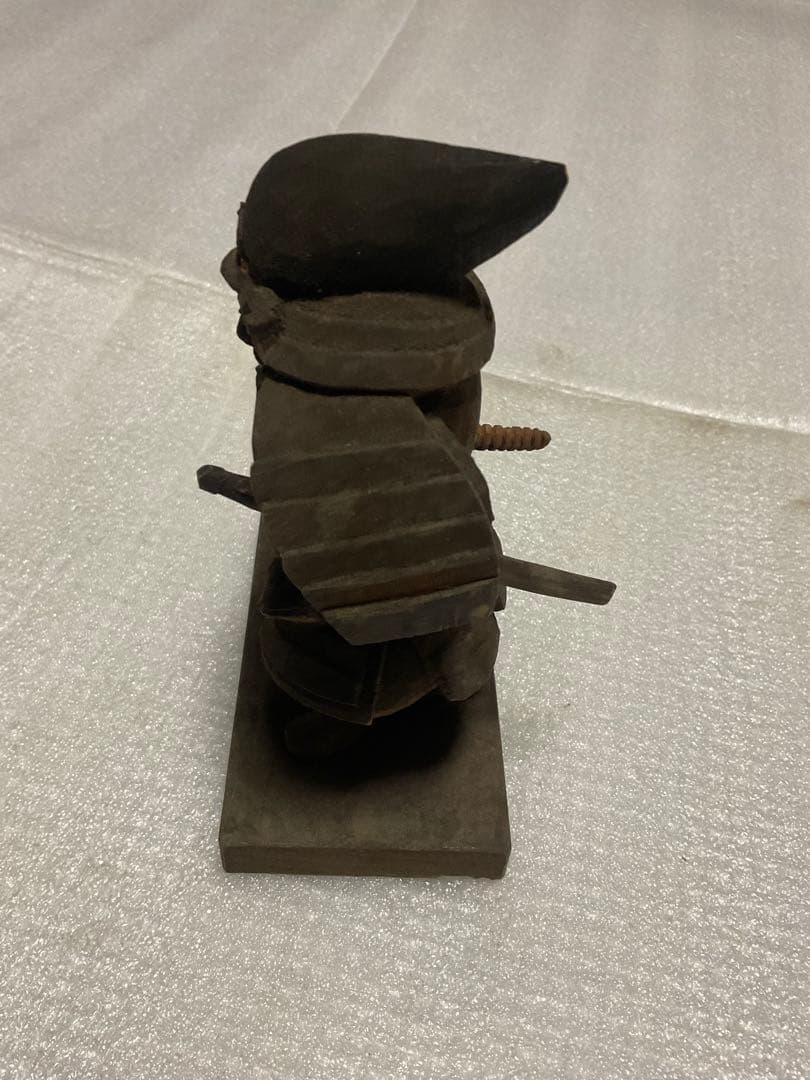 古武士の木彫り像【年代物アンティーク／岡山県加茂町にて仕入れ品】。