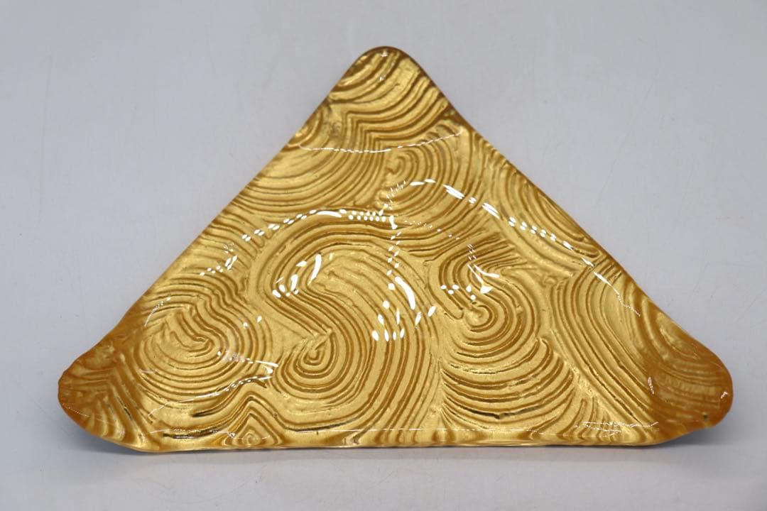 坂田甚内作　三角皿　ガラス　黄　名人作　送料込み250605