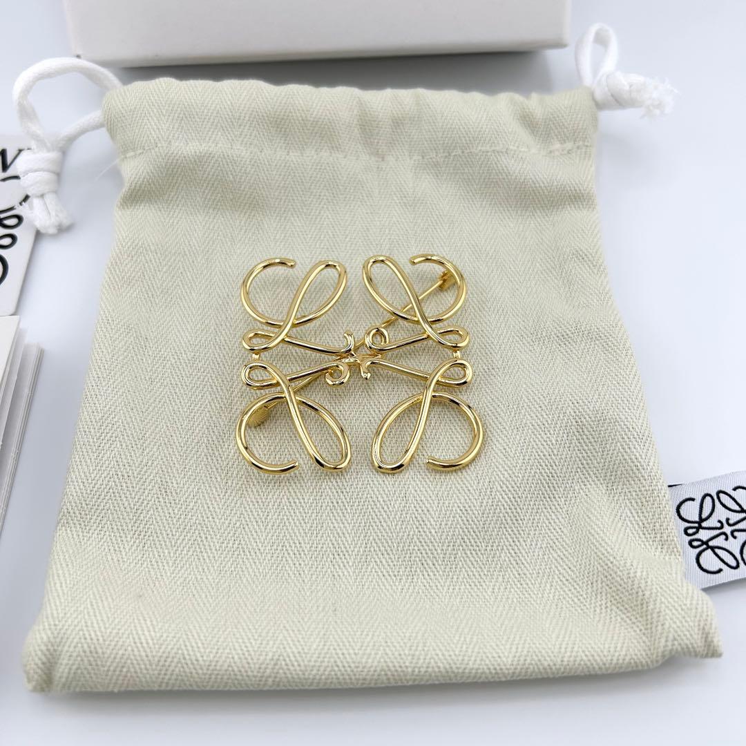 ✨未使用級・箱保存袋付き✨　LOEWE ロエベ　ブローチ　アナグラム　ゴールド