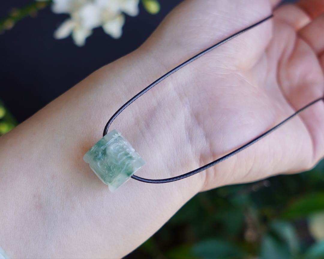 ☘本翡翠　氷種❄️六字真言　ルース⭐️路路通⭐️ネックレス　新品 0155