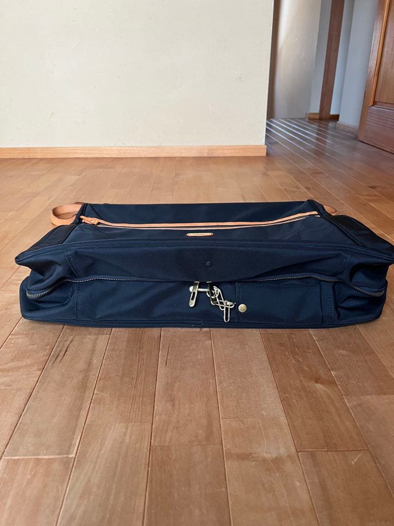 GEOFFREY BEENE ジェフリー ビーン ガーメントケース