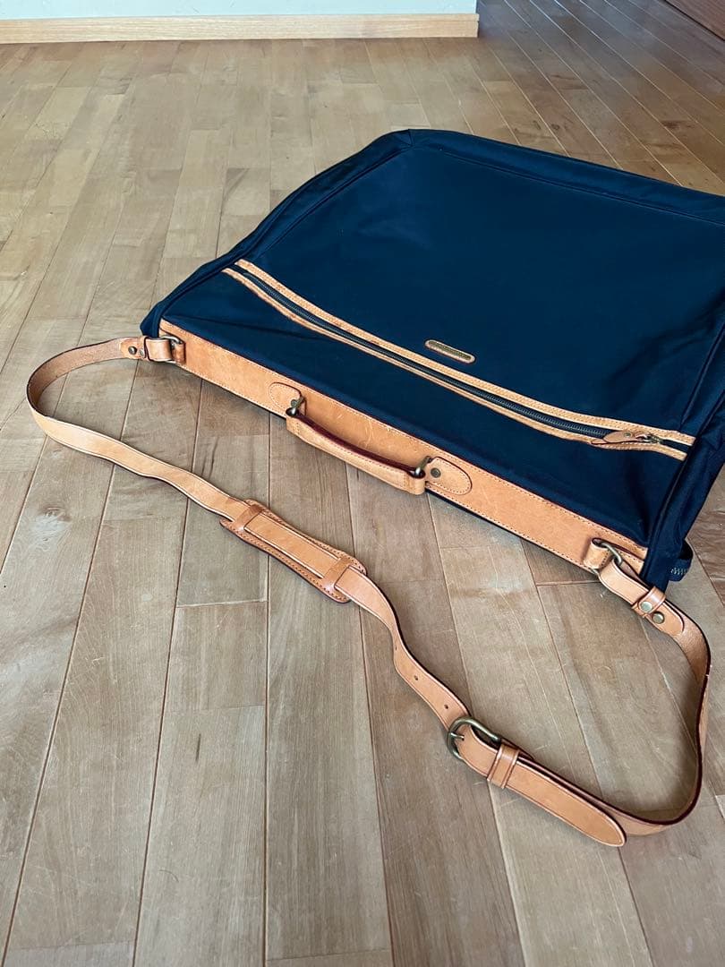 GEOFFREY BEENE ジェフリー ビーン ガーメントケース