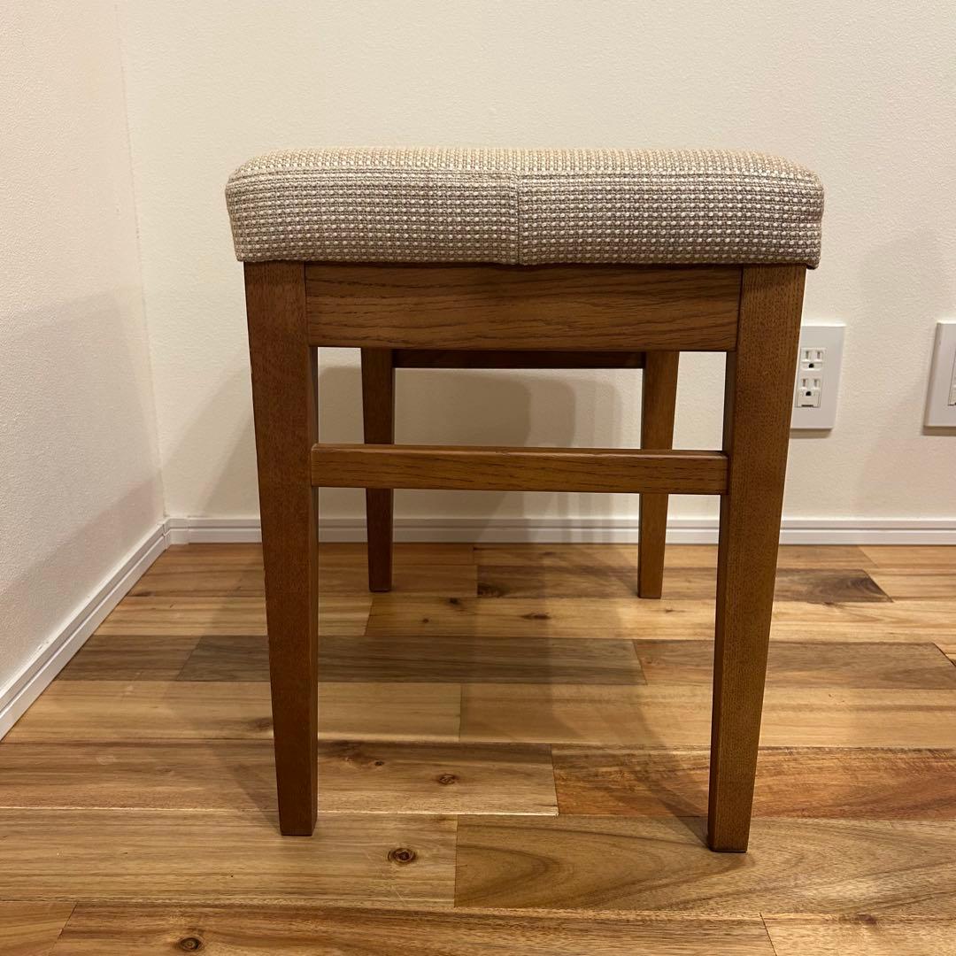 専用‼️Karimokuモダン スツール オットマン　ベージュ　カリモク家具