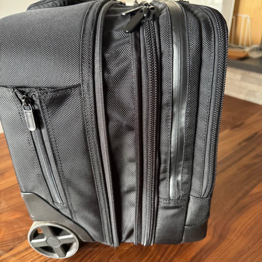ヴィクトリノックス　ビジネスキャリーケース（２輪）