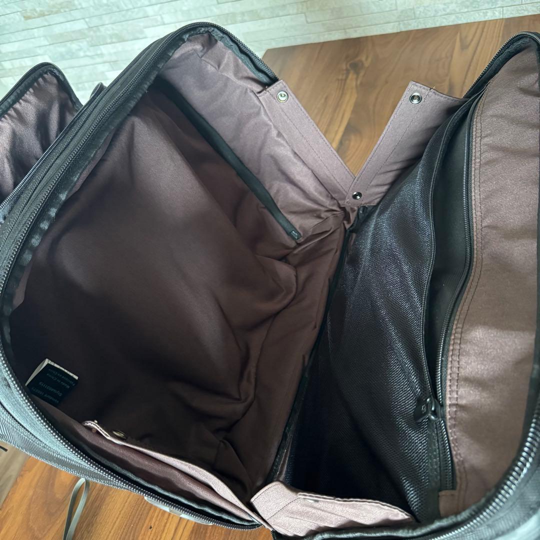 ヴィクトリノックス　ビジネスキャリーケース（２輪）