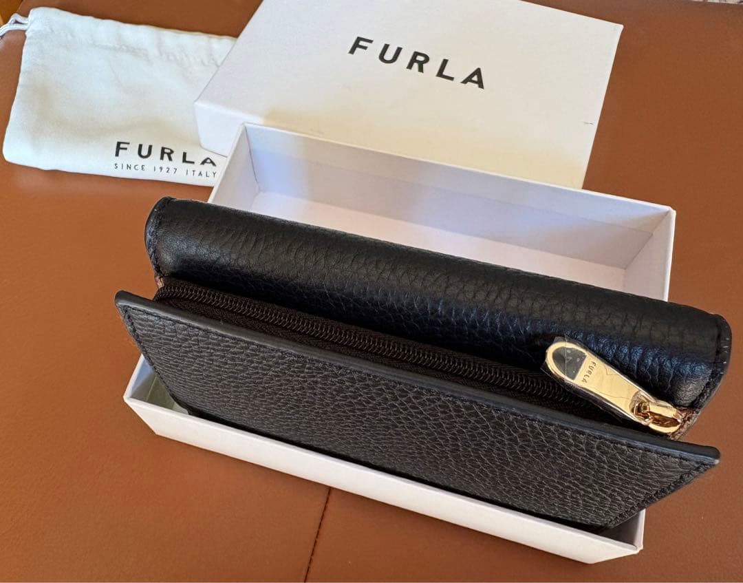 FURLA 財布