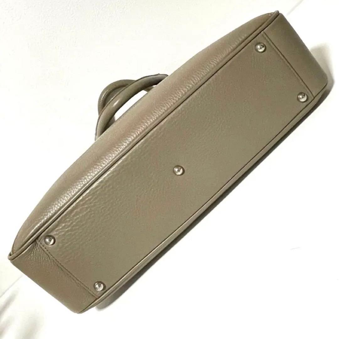 ペッレモルビダ　シュリンクレザー　ビジネスバック　トートバッグ　ベージュ