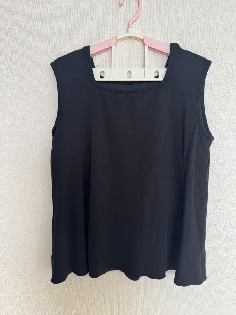 ayane フレアタンクトップ　 ブラック40とホワイト40 (2枚です)