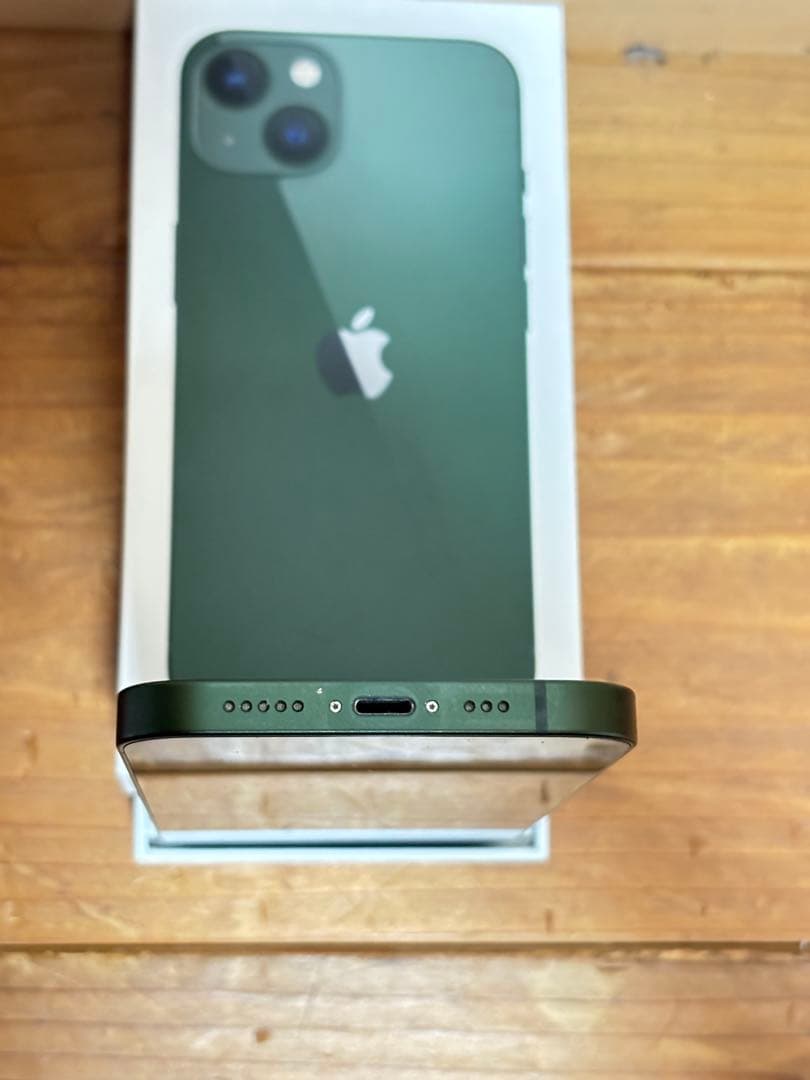 Apple iPhone 13 グリーン
