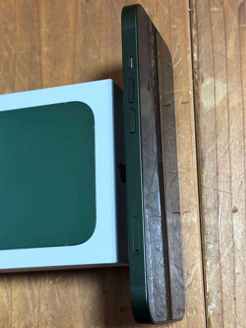 Apple iPhone 13 グリーン