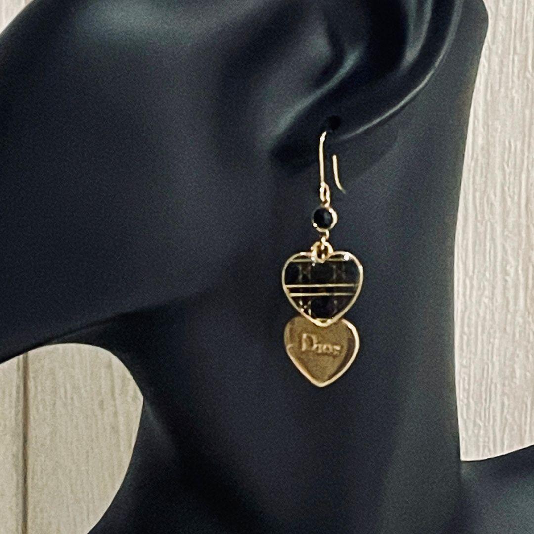 Christian Dior ハート ロゴ ピアス ゴールド ブラック 刻印
