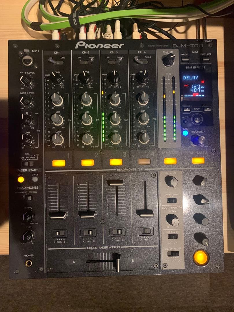 Pioneer DJM-700 DJミキサー
