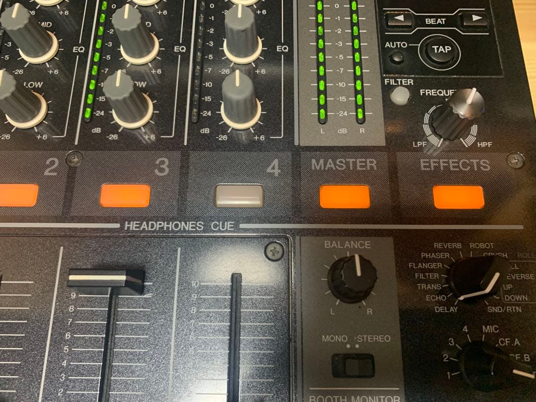 Pioneer DJM-700 DJミキサー