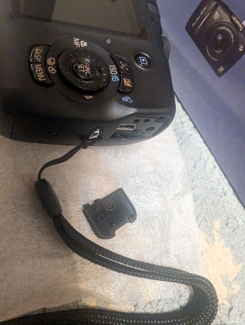 Canon PowerShot SX110 IS 本体と付属品