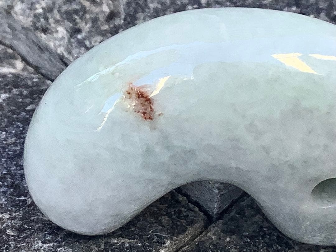 ✳赤褐色入り糸魚川翡翠アイスジェイド*高額勾玉　鑑定鑑別書付本物をお持ちください