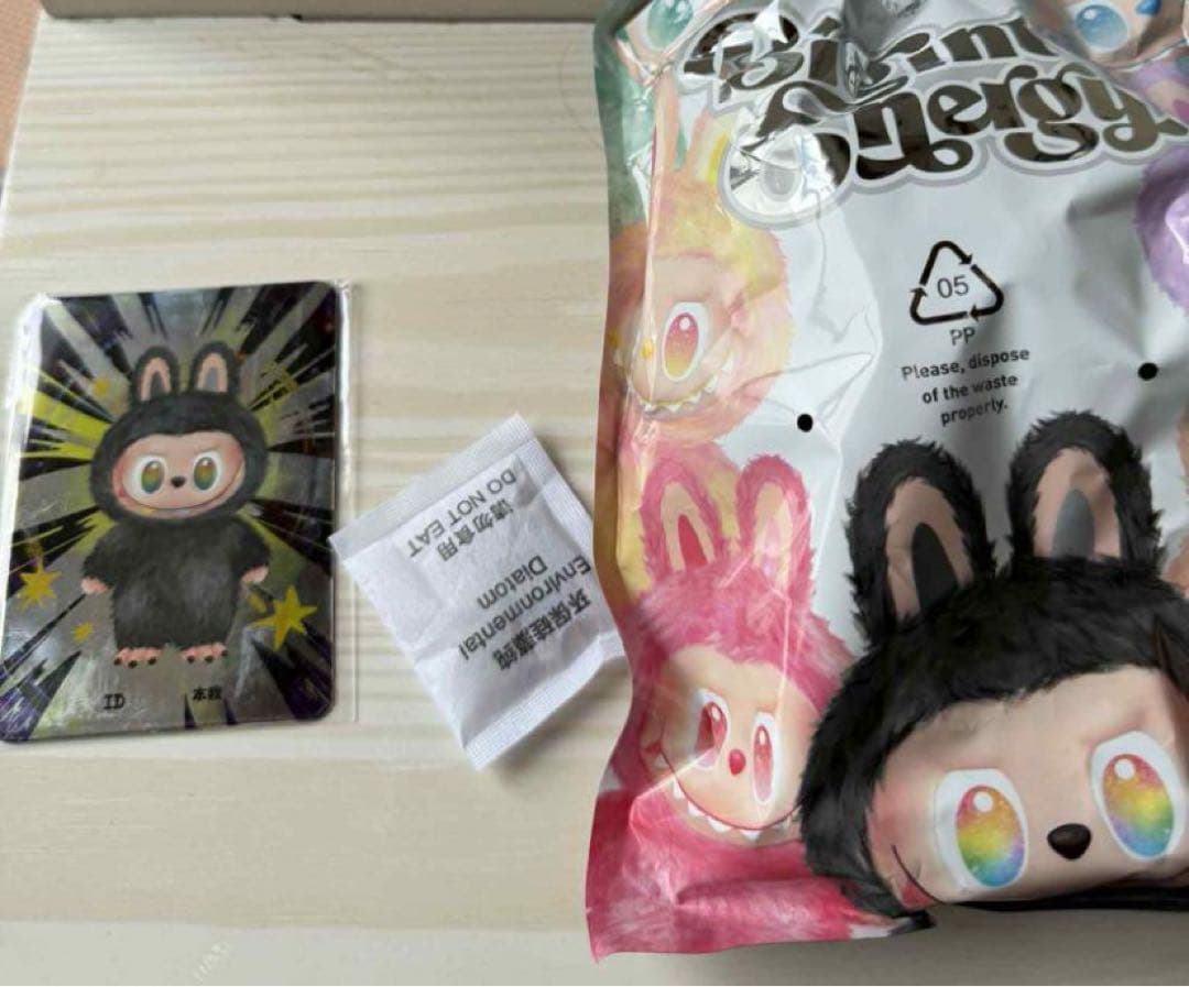 THE MONSTERS BigintoEnergy ラブブ　ID シークレット