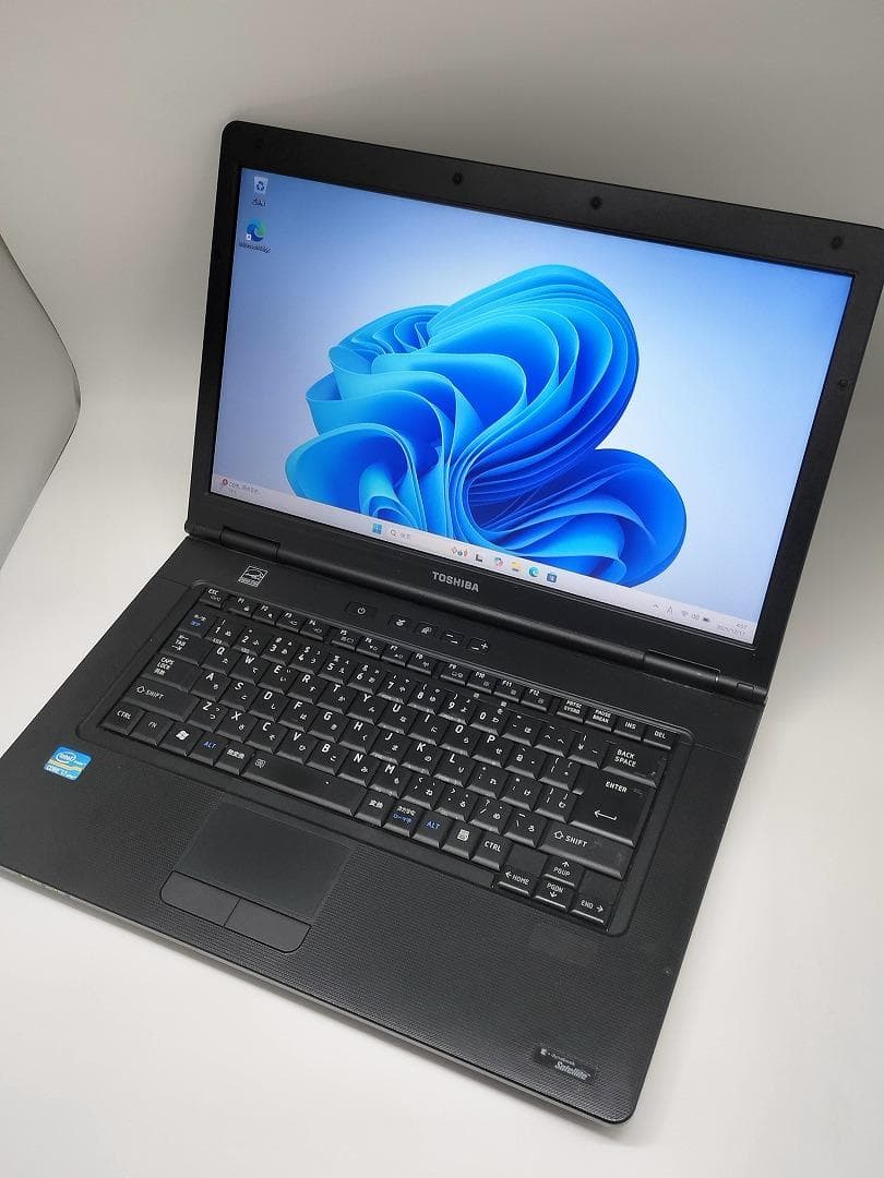 【東芝】爆速 Corei7/新品SSD128GB 15.6 ノートパソコンD13