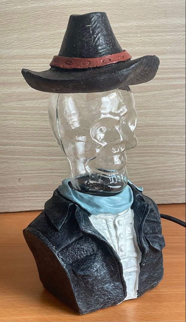 テメ２段　Jia Dia 光るスノードームガラス球型スカルデザイン ランプ