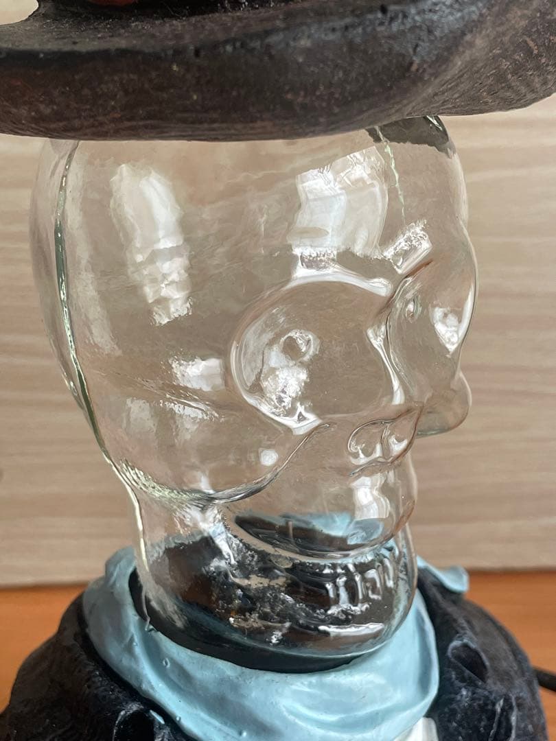 テメ２段　Jia Dia 光るスノードームガラス球型スカルデザイン ランプ