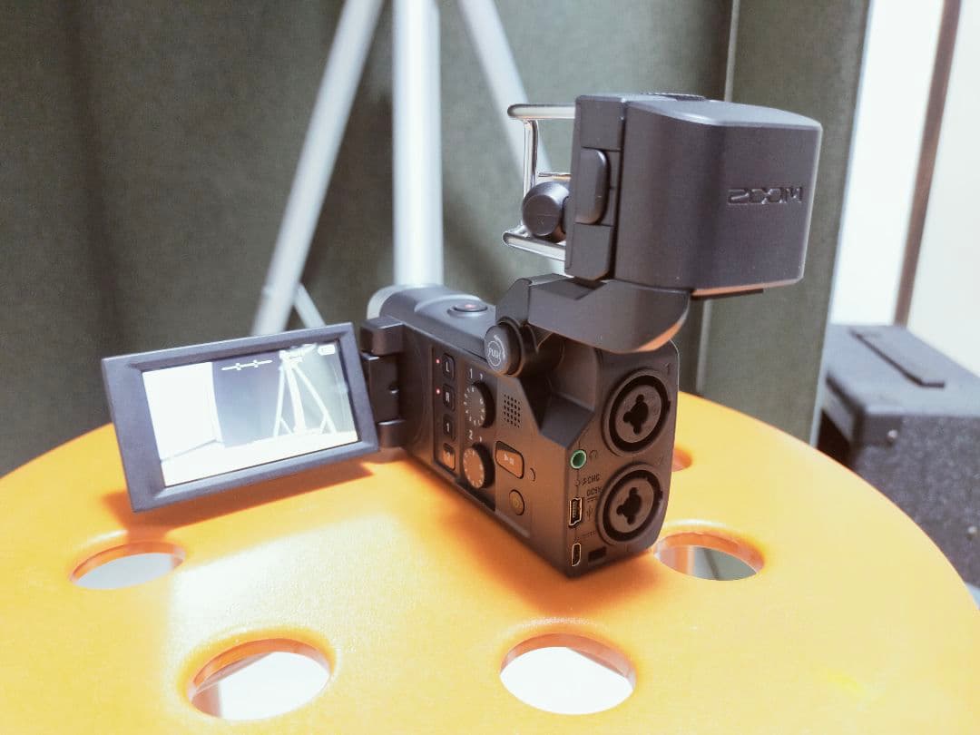 Zoom Q8 ビデオカメラ