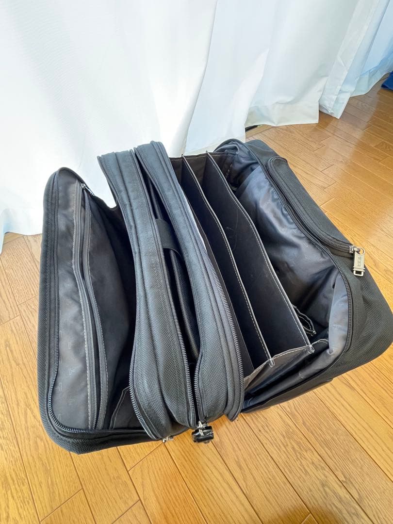 TUMI キャリーケース 2輪 機内持ち込み可能