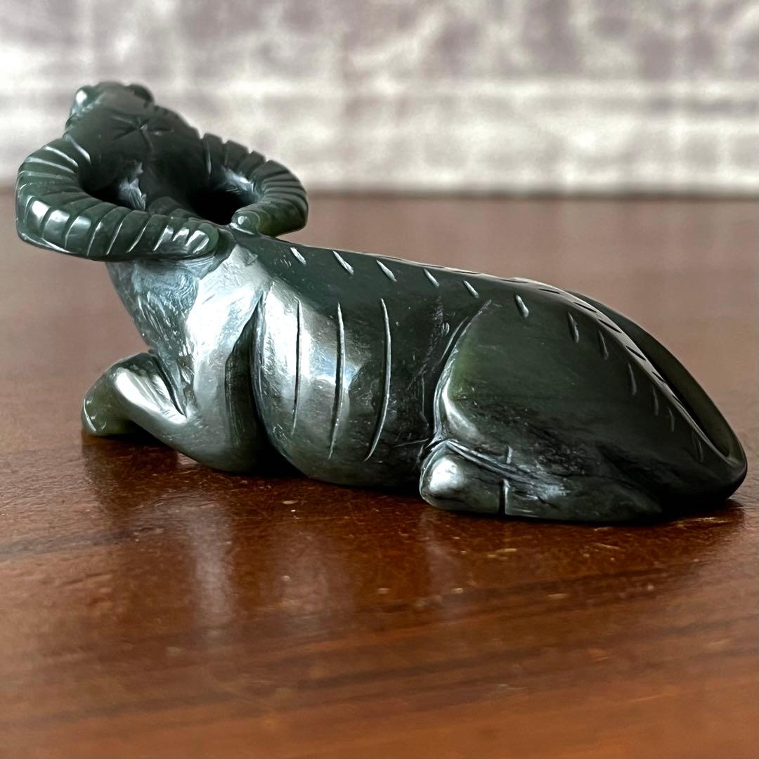 和田玉 青玉 藍青 古翡翠 彫刻 手彫り 牛 ネフライト 軟玉 アンティーク