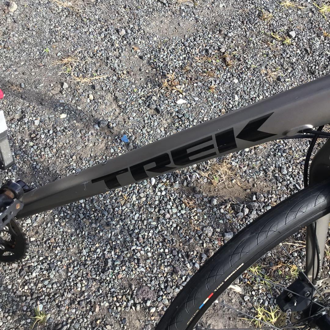 Trek FX 4 クロスバイク グレー