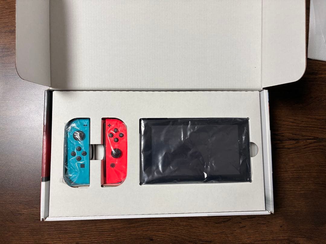 Nintendo Switch 赤/青 本体 + 付属品（おまけ付き）