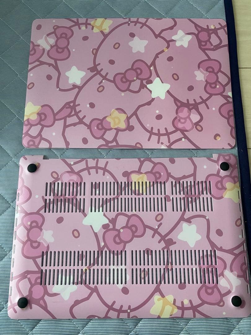 MacBook Pro 16インチキティちゃんカバー