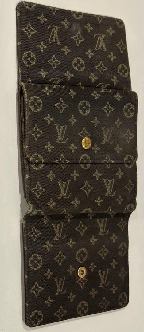 ルイヴィトン ポルトモネ ビエ カルト クレディ エベヌ 財布